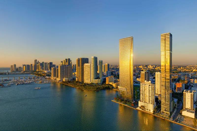 EDITION Residences Edgewater